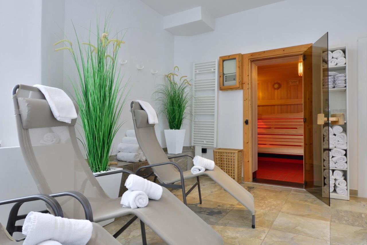 Celler Hof Hotel ภายนอก รูปภาพ