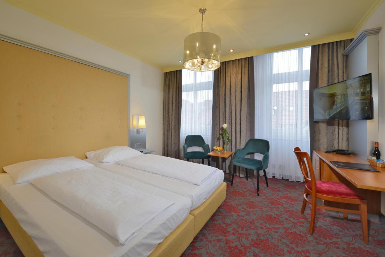 Celler Hof Hotel ภายนอก รูปภาพ