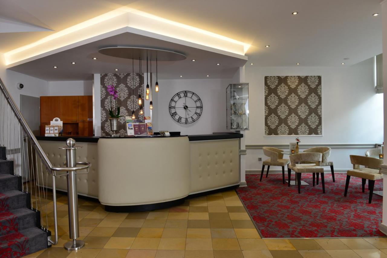 Celler Hof Hotel ภายนอก รูปภาพ