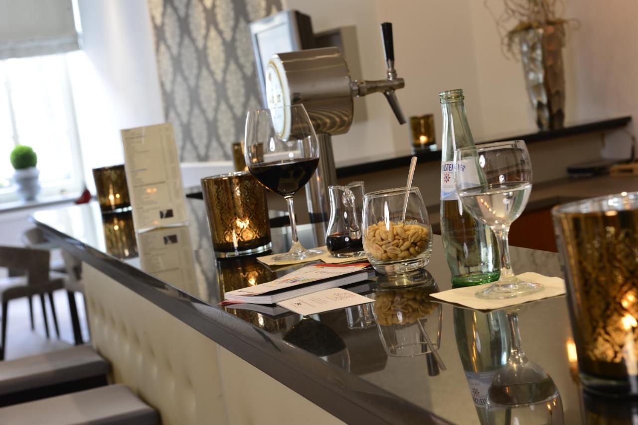 Celler Hof Hotel ภายนอก รูปภาพ