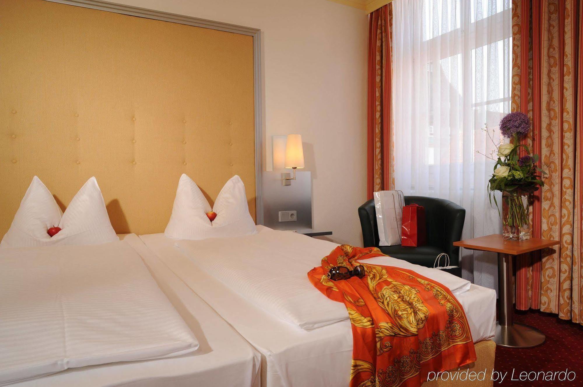 Celler Hof Hotel ภายนอก รูปภาพ