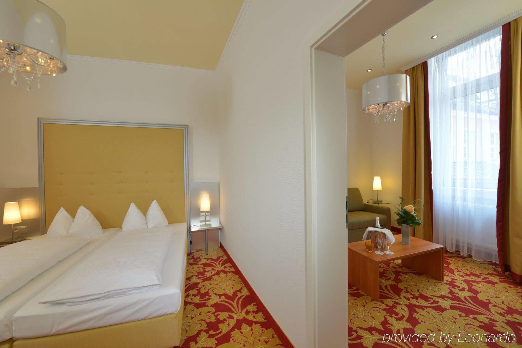 Celler Hof Hotel ภายนอก รูปภาพ