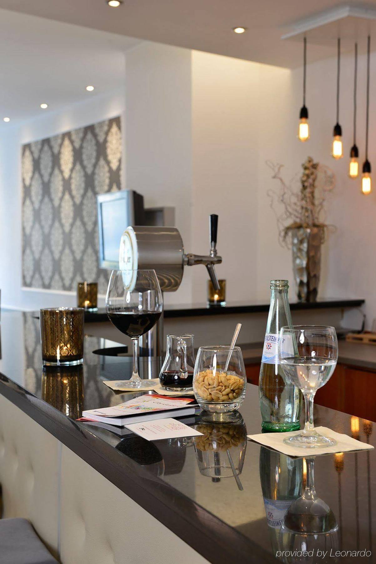 Celler Hof Hotel ภายนอก รูปภาพ